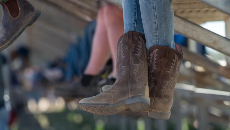 How To Wear Cowboy Boots In The Summer Quick Step