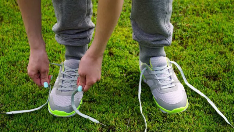 How to Tie Your Shoes When Pregnant