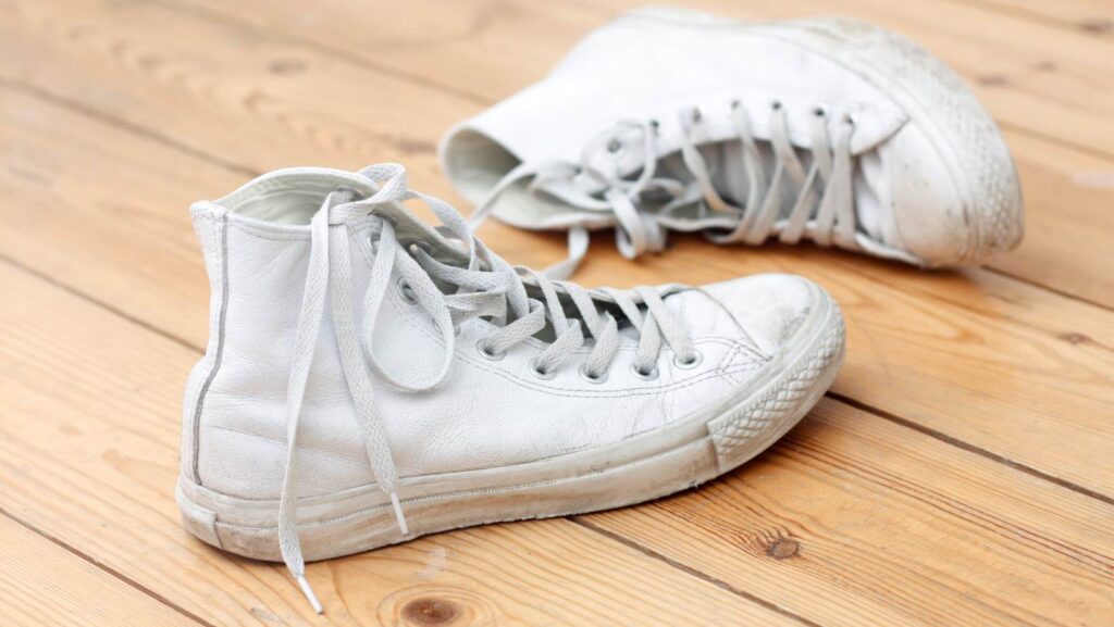 How to clean white canvas shoes