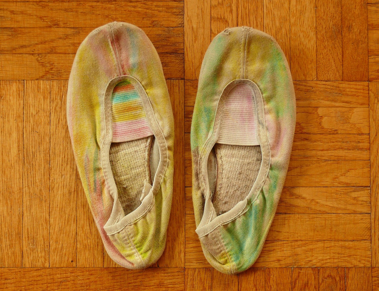 What Color Shoes With Grey Slacks