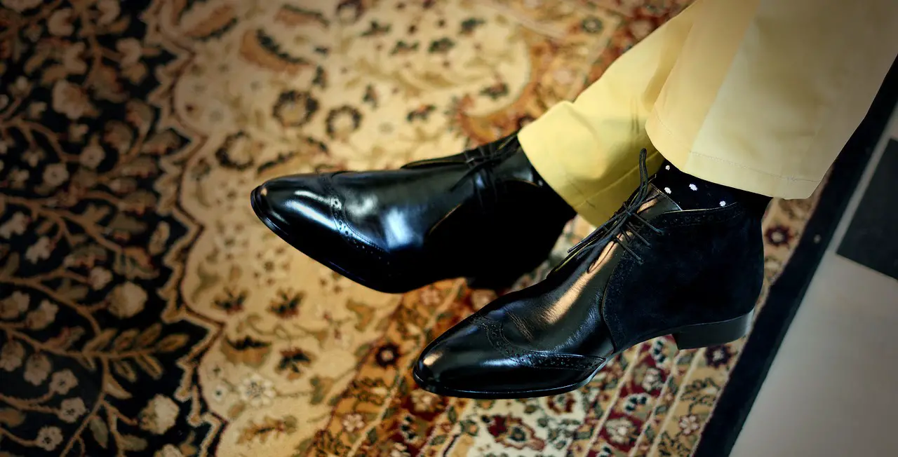 What Colour Shoes To Wear With Green Dress